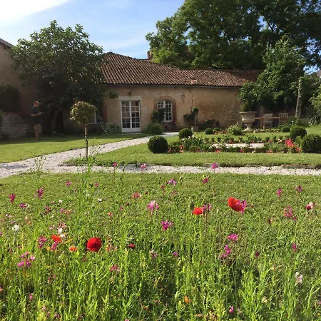 La Cour D'argent Bed and breakfast